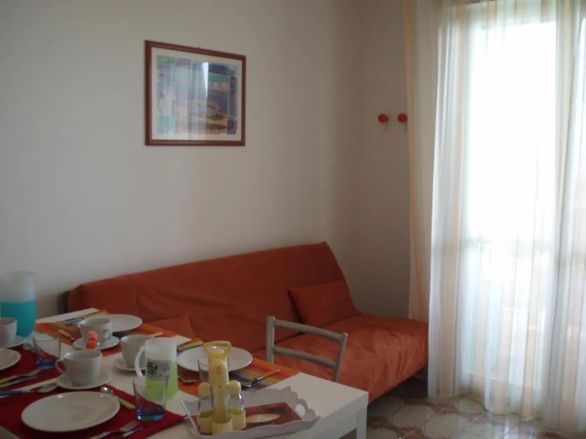 Nice Flat For Six Guests By The Sea - Beahost Bibione Italy