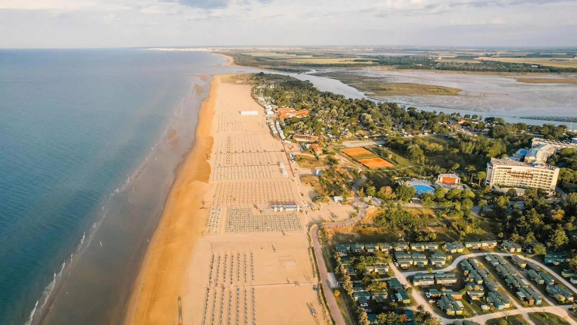 Nice Flat For Six Guests By The Sea - Beahost Bibione 0*,  Italy